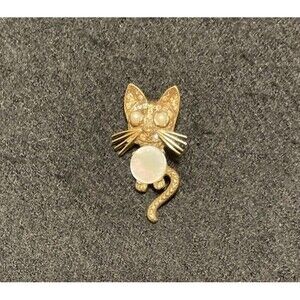 Faux Pearl Eyes Gold Tone Rhinestone Cat Kitten Pin Brooch Mother of Pearl Body